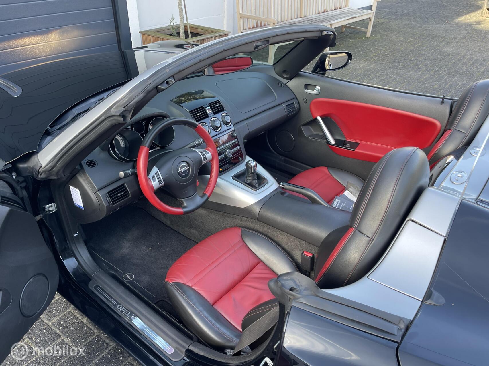Foto van Opel GT