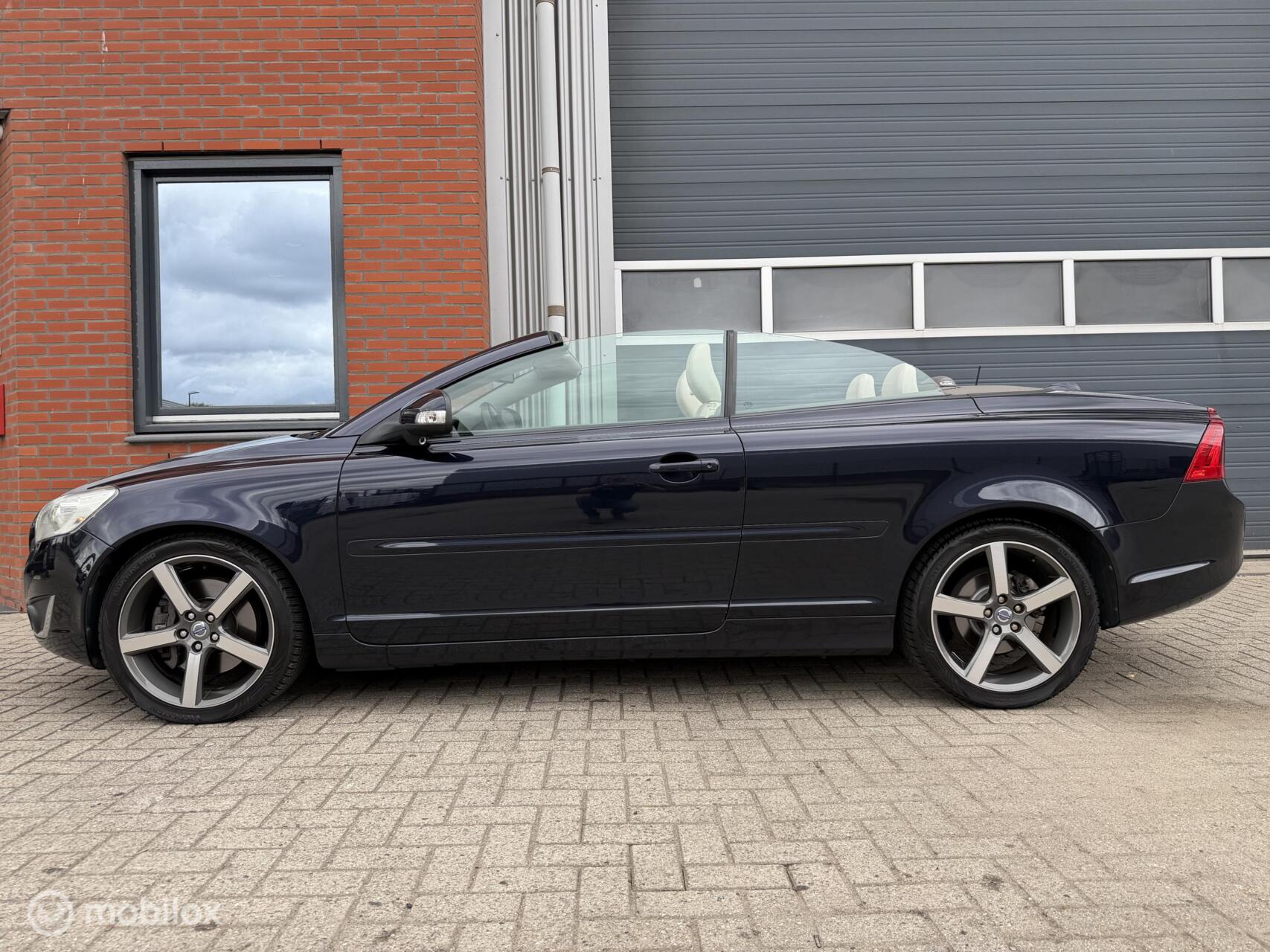 Volvo C70 2.4i Geartr. Intro Edition - orig. NL 2010 - voorkant