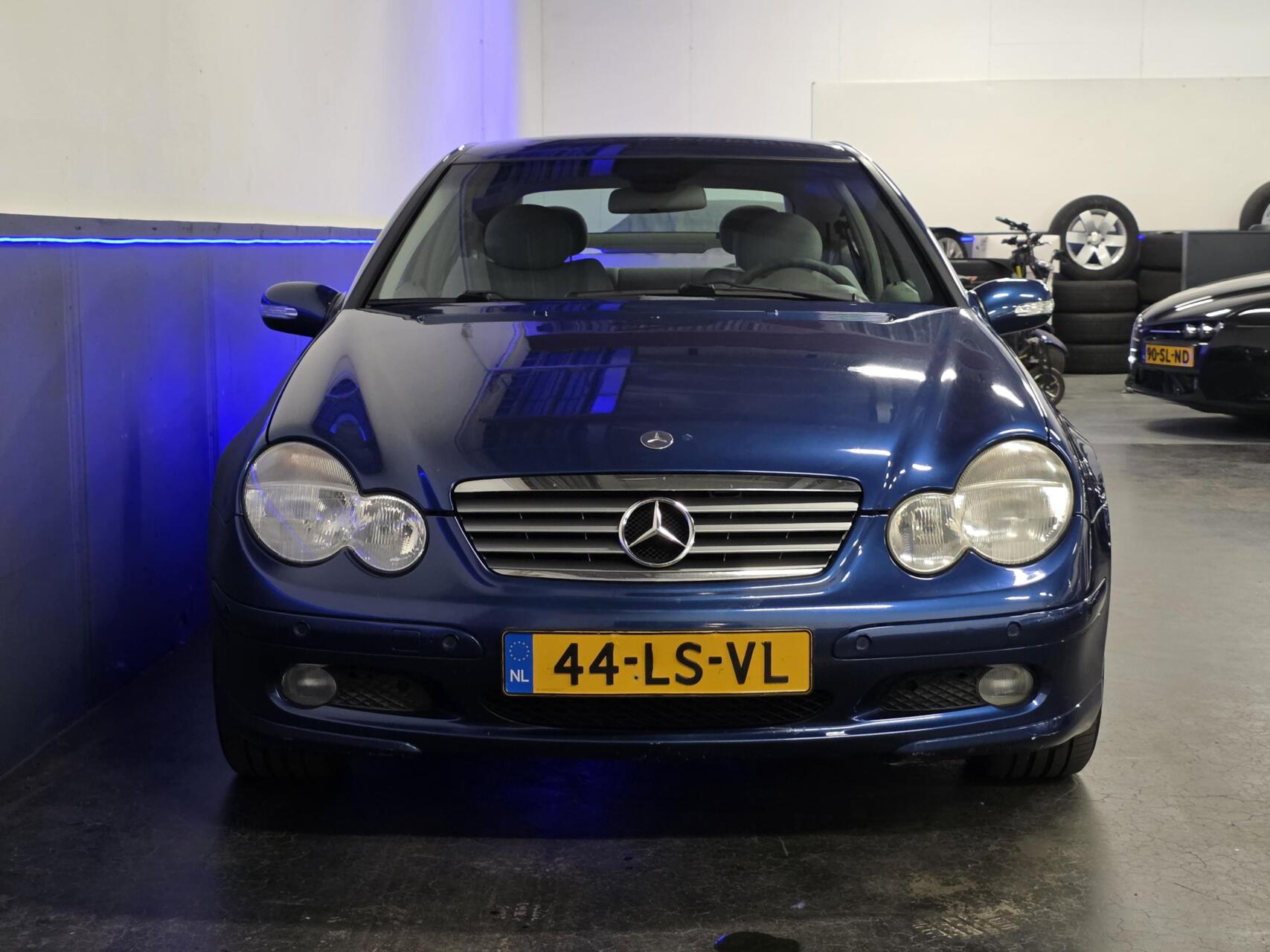 Foto van Mercedes-Benz C 180 Kompressor