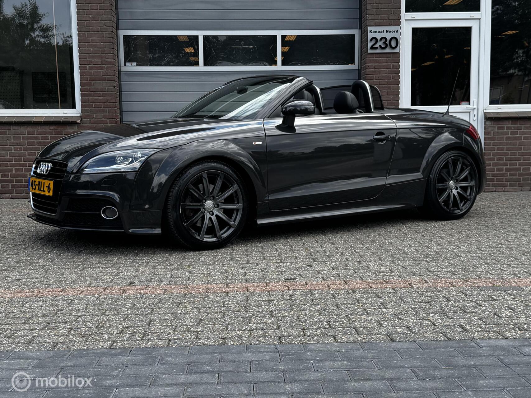Audi Audi TT 1.8 TFSI LEDER/NAVI/CRUISE/AIRCO 2013 - voorkant
