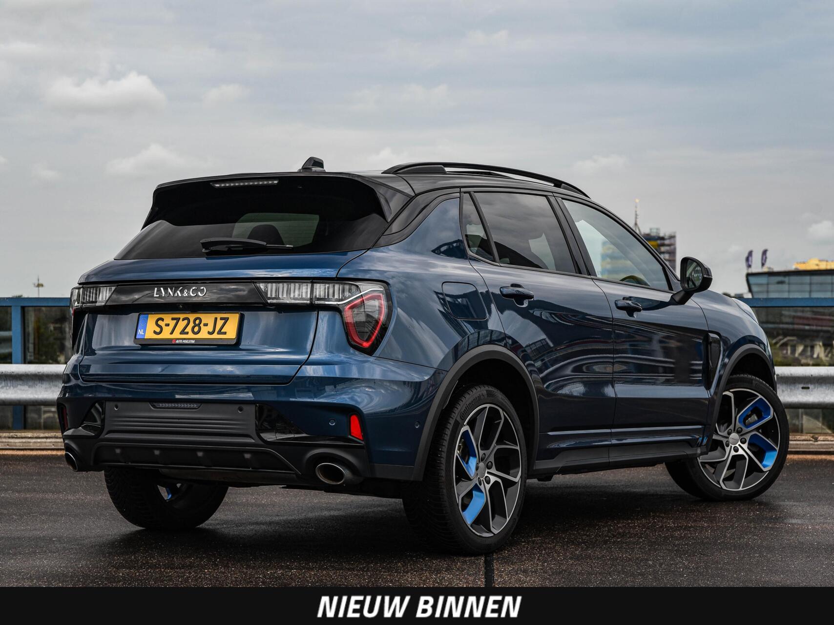 Foto van LYNK & Co 01