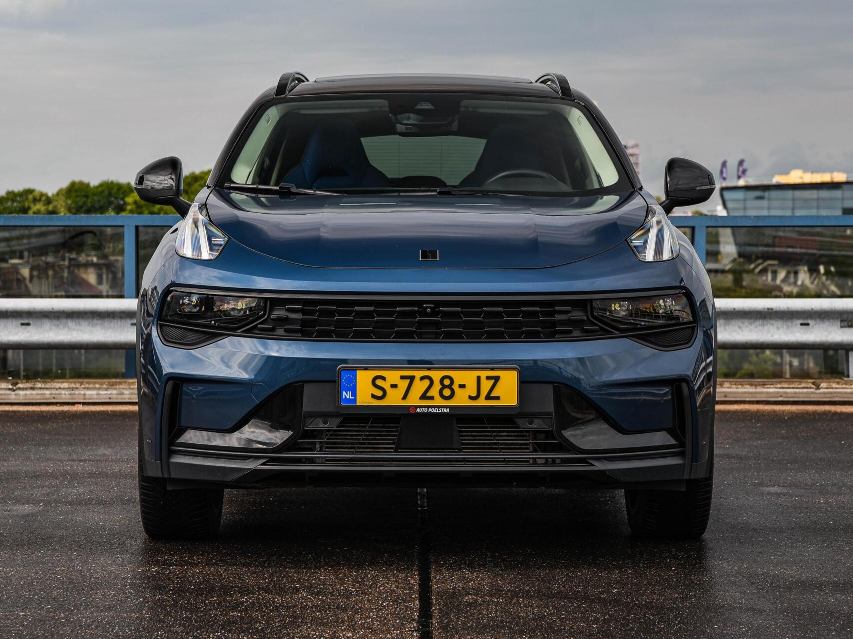Foto van LYNK & Co 01