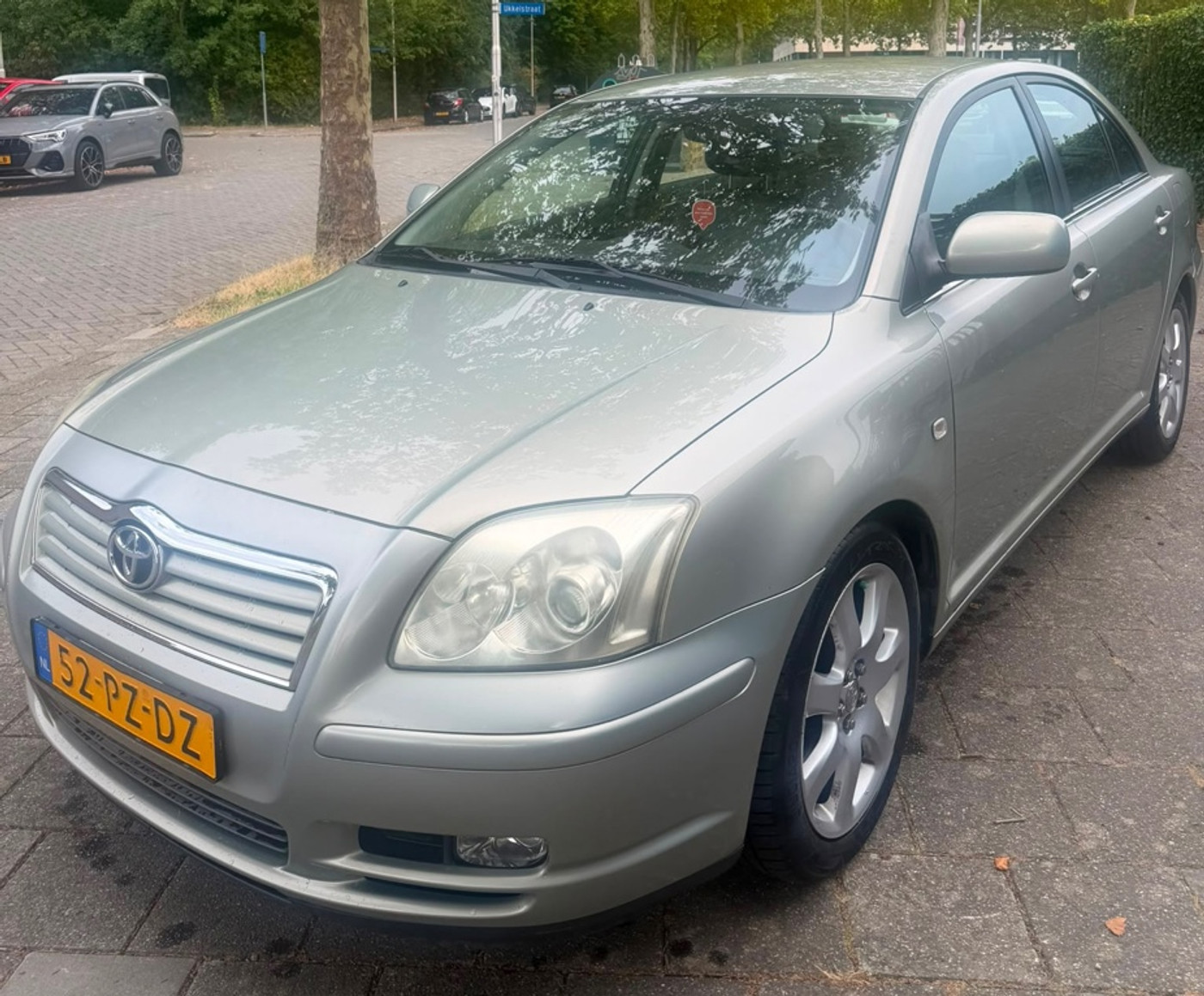 Toyota Toyota Avensis 2.0 VVTi Executive Nap Airco Leder Trekhaak Parkeersensoren 2005 - voorkant