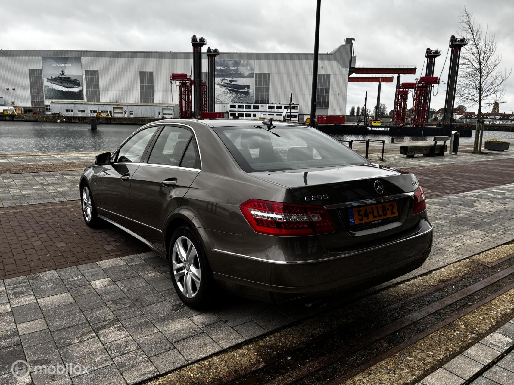 Foto van Mercedes-Benz E 250 Cgi