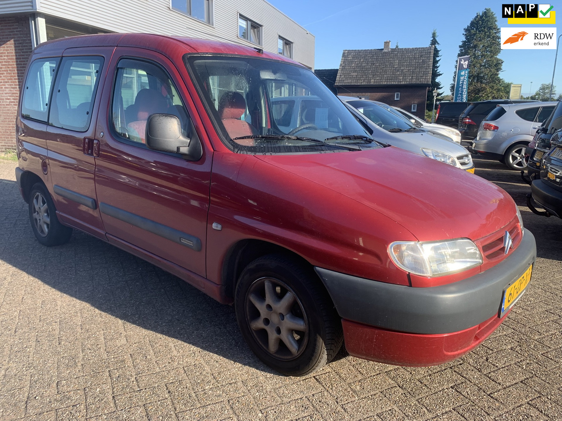 Citroen Berlingo 1.6-16V Multispace 2001 € 950.- ZO MEE 2001 - voorkant