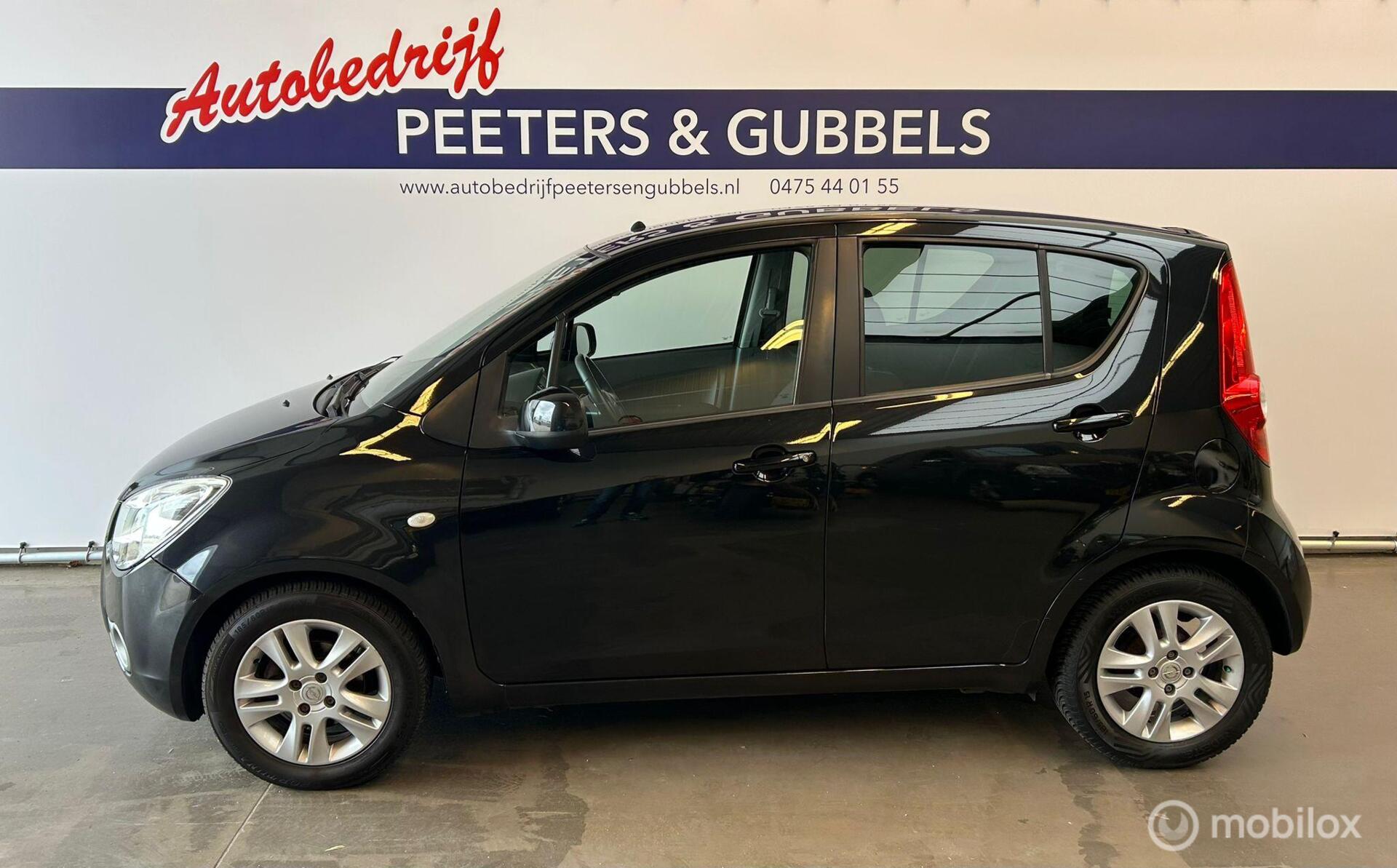 Opel Agila 1.0 Edition 2011 - voorkant