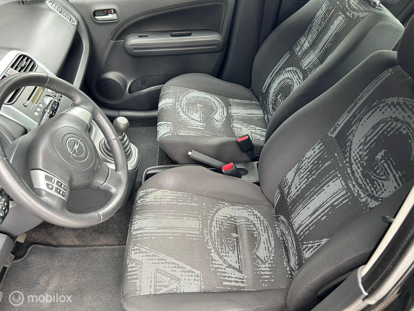 Foto van Opel Agila