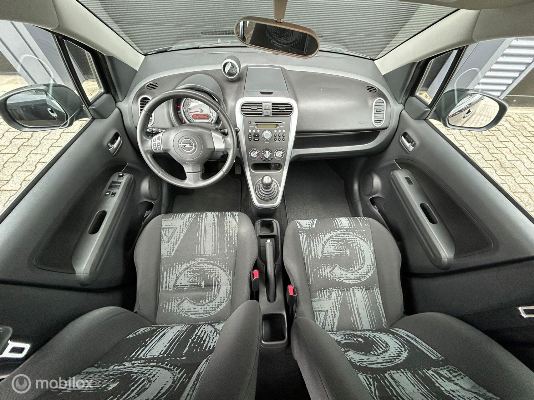 Foto van Opel Agila