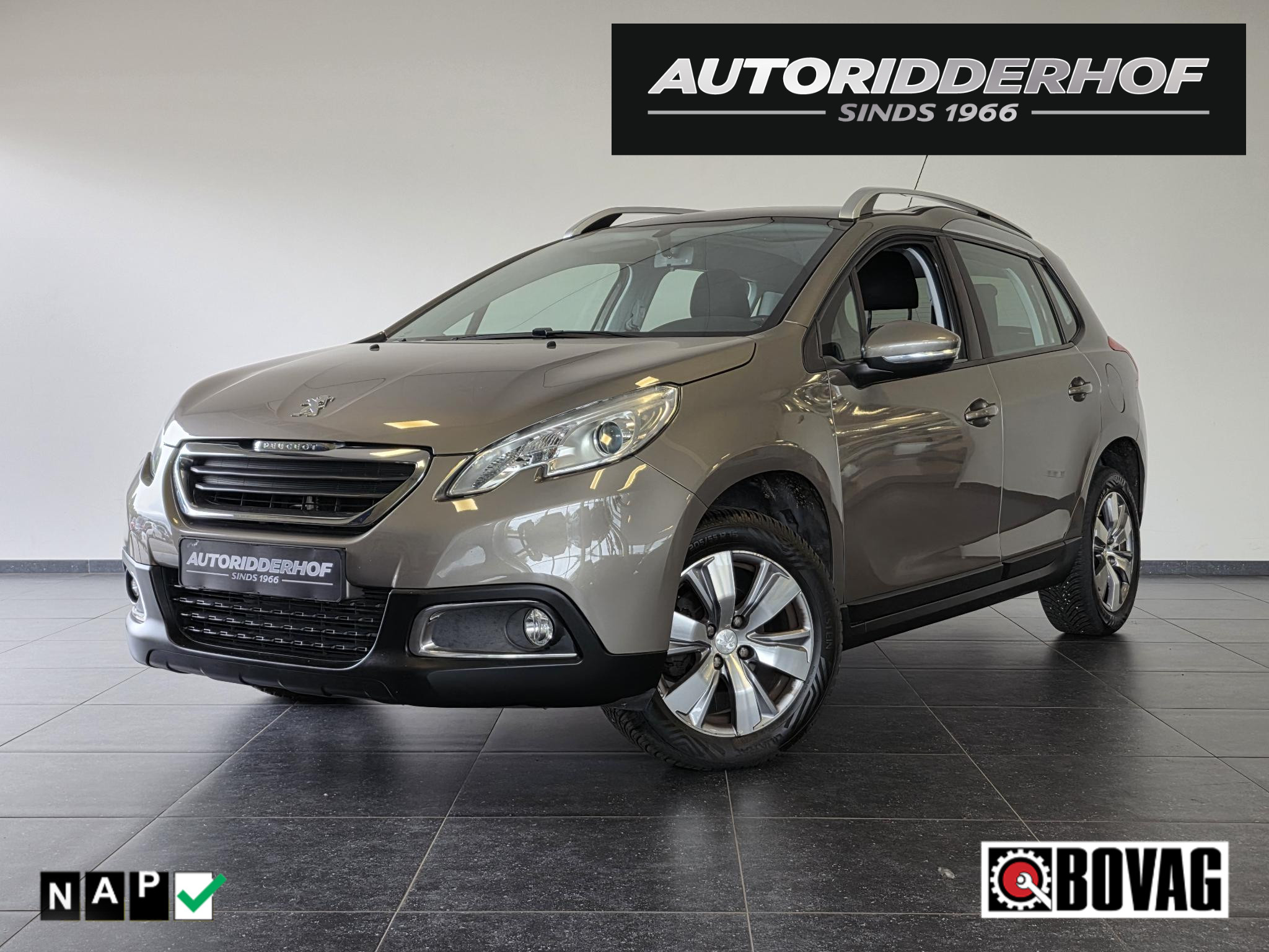 Peugeot 2008 1.2 VTi Active Pack Premium 2014 - voorkant