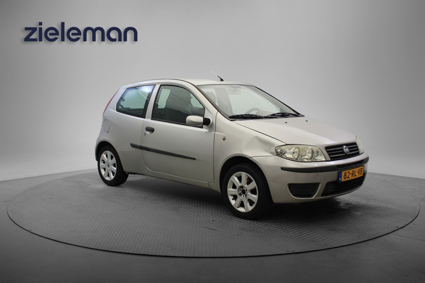 Fiat Fiat Punto 1.4 16V - Airco, JBL, Lichtmetalen Velgen 2005 - voorkant