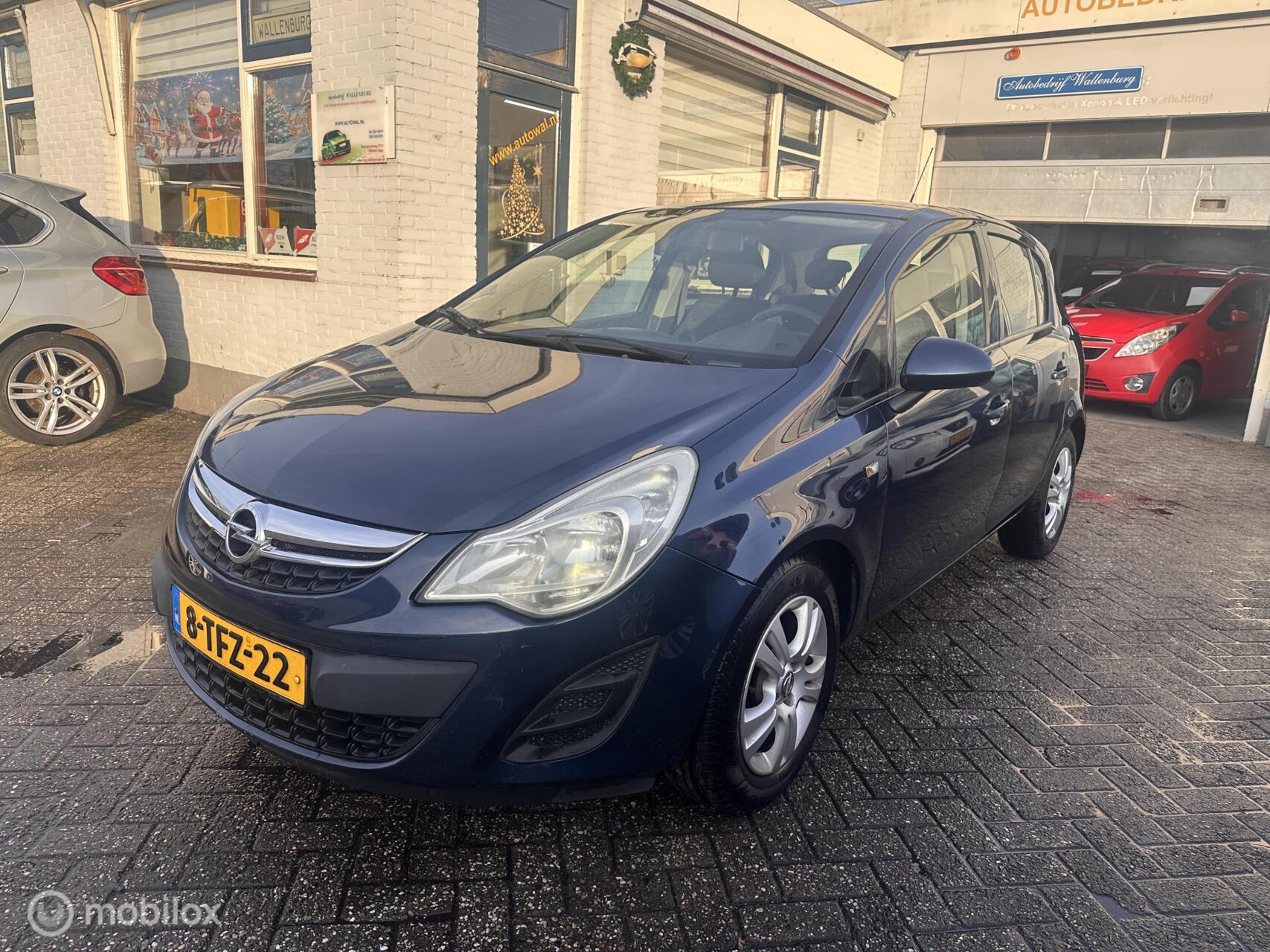 Opel Corsa 1.2 Anniversay Edition 2012 - voorkant