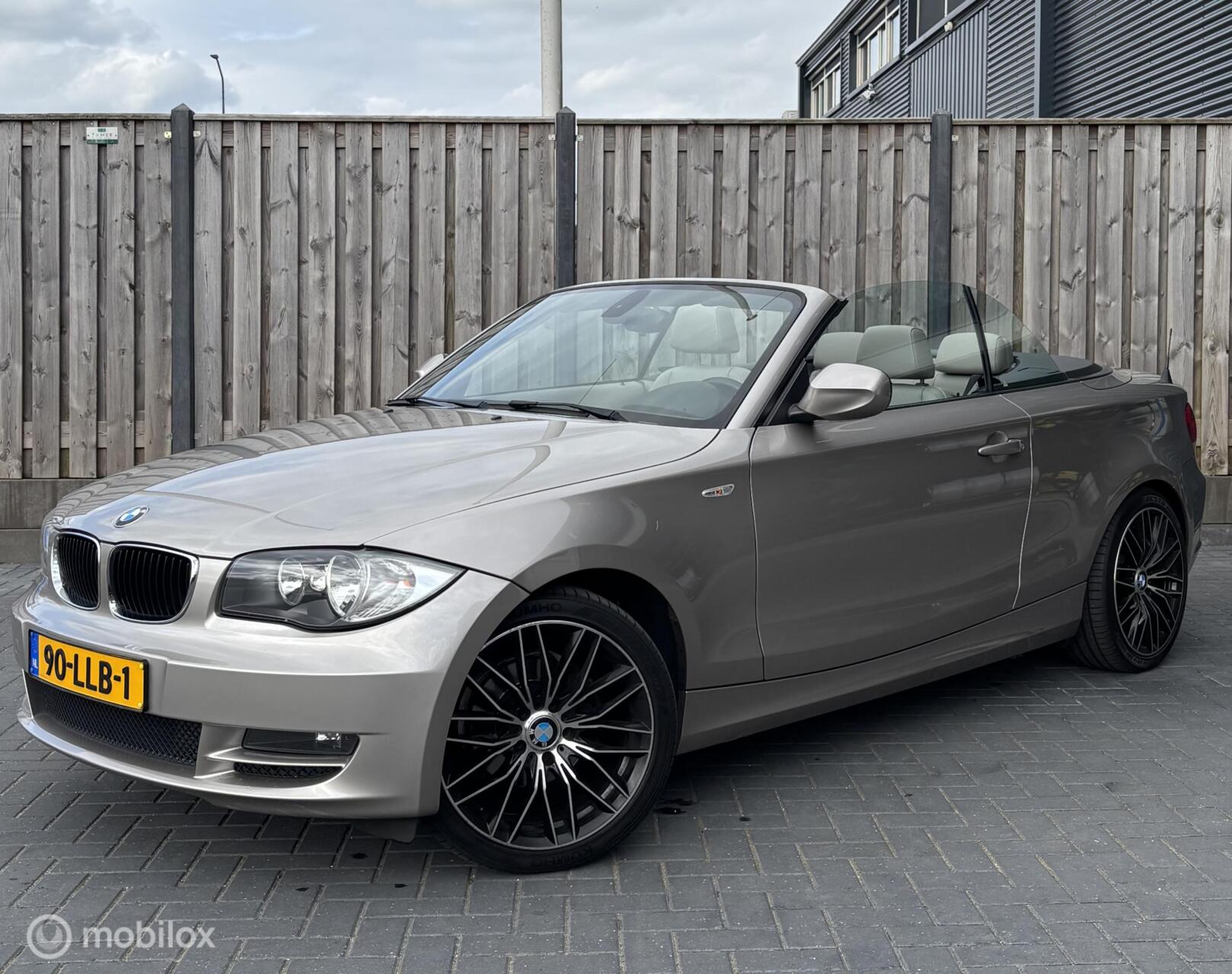 BMW 1er Reihe 118i High Executive/Cabriolet/Leder/NAP/ 2010 - voorkant