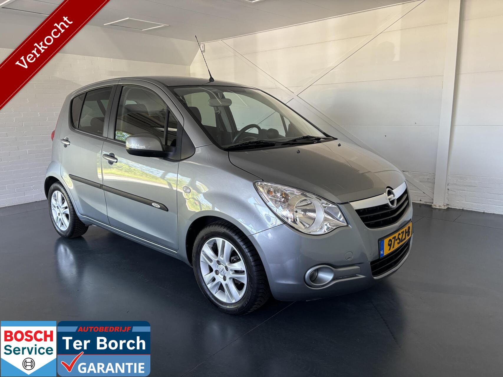 Opel Agila 1.2 Edition Airco Trekhaak 2012 - voorkant