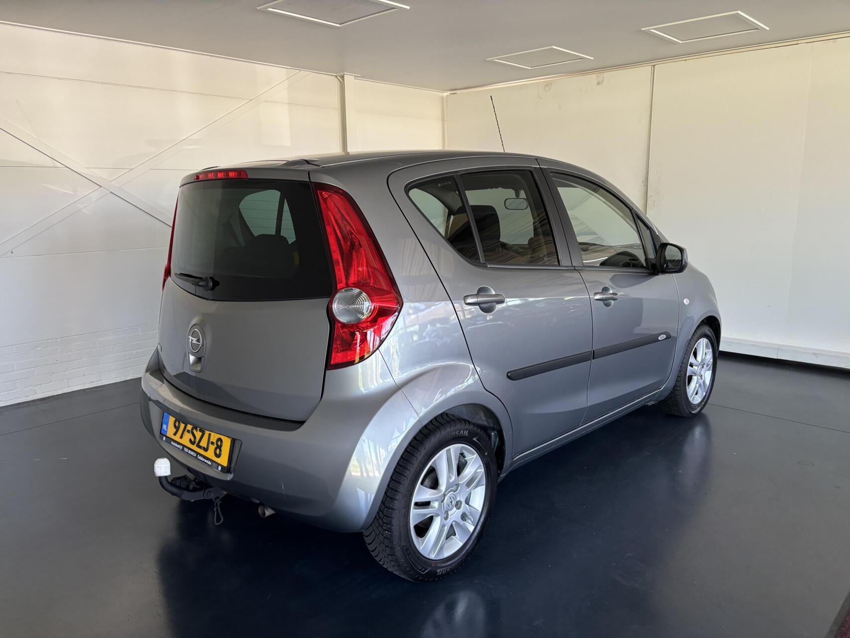 Foto van Opel Agila