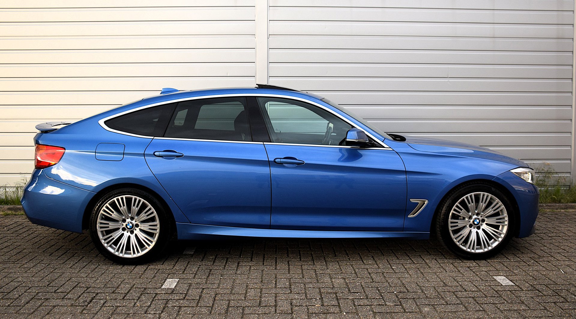 Foto van BMW 320i