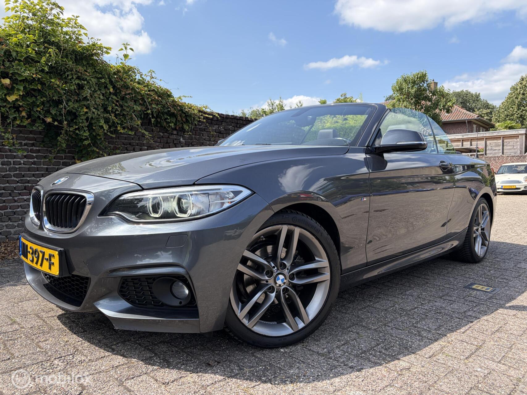 BMW 218i 218i M Sport /  Leder / Navi / Nette auto 2017 - voorkant