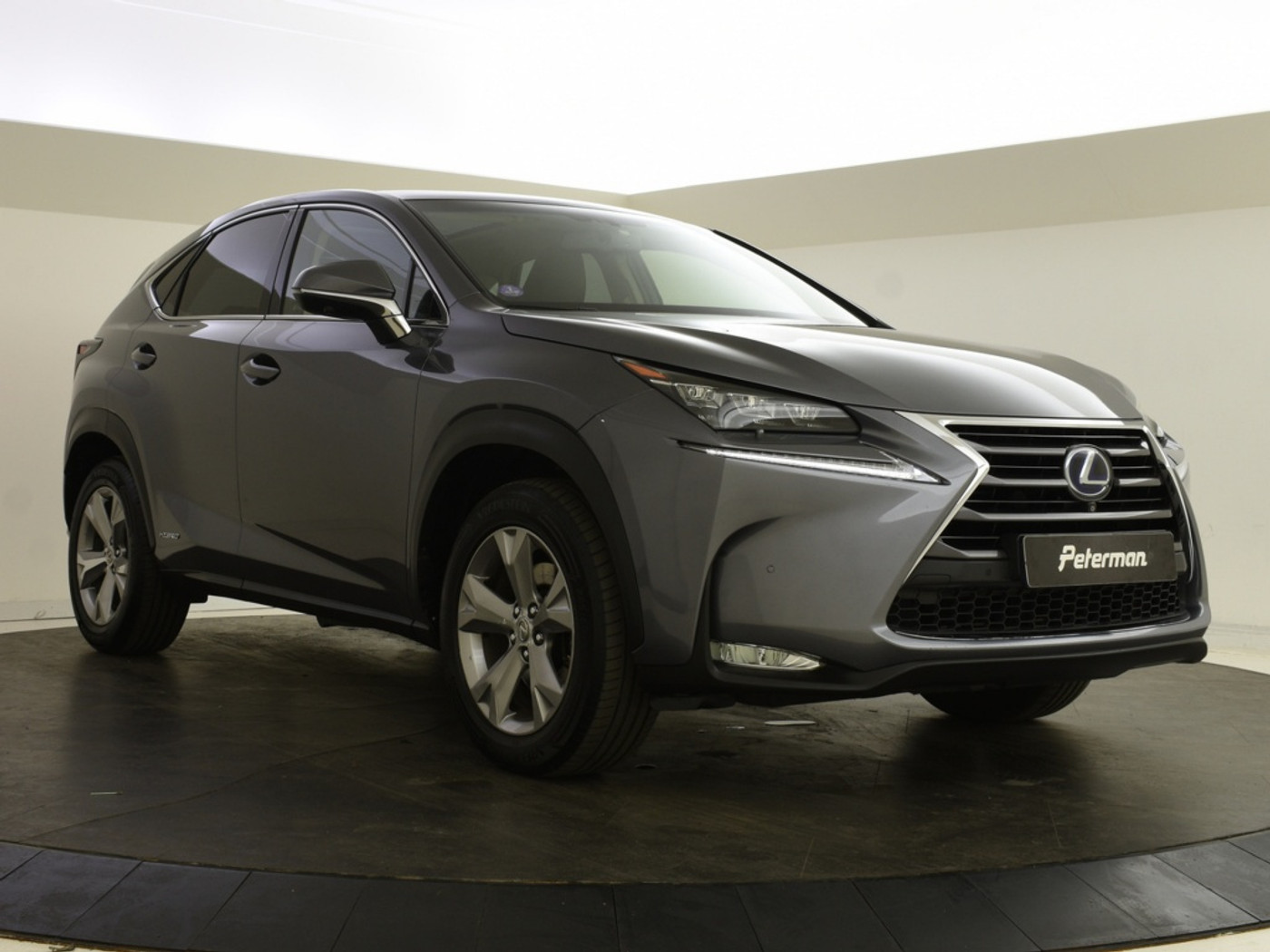 Foto van Lexus Lexus Nx300h