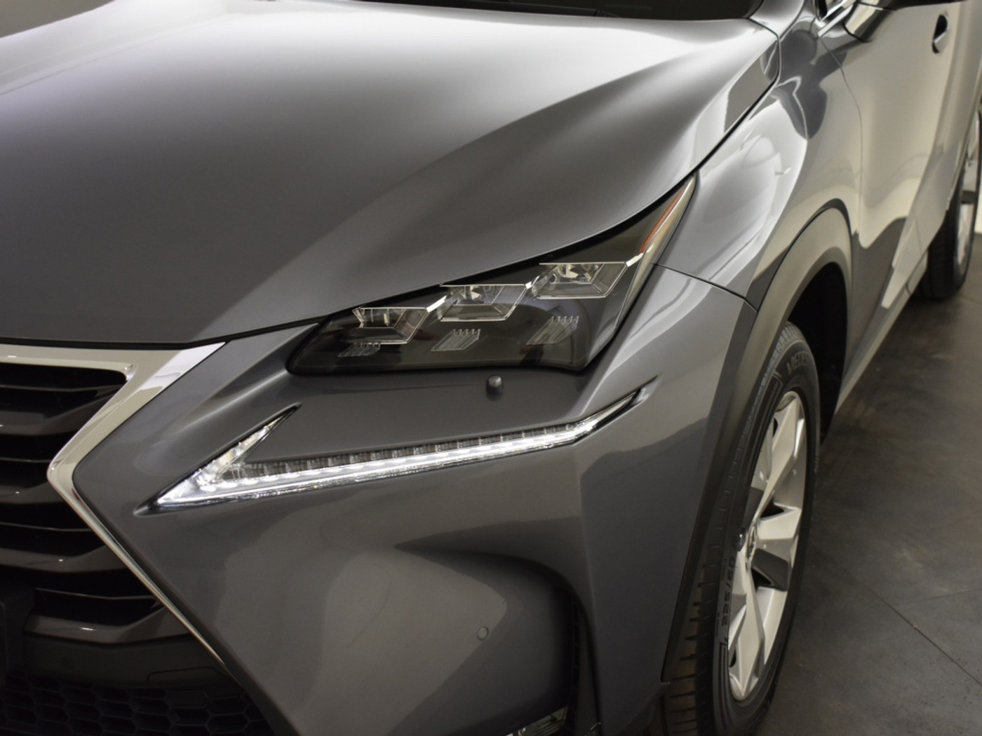 Foto van Lexus Lexus Nx300h