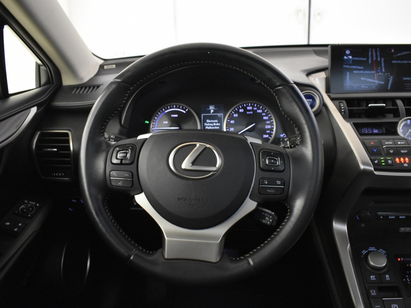 Foto van Lexus Lexus Nx300h