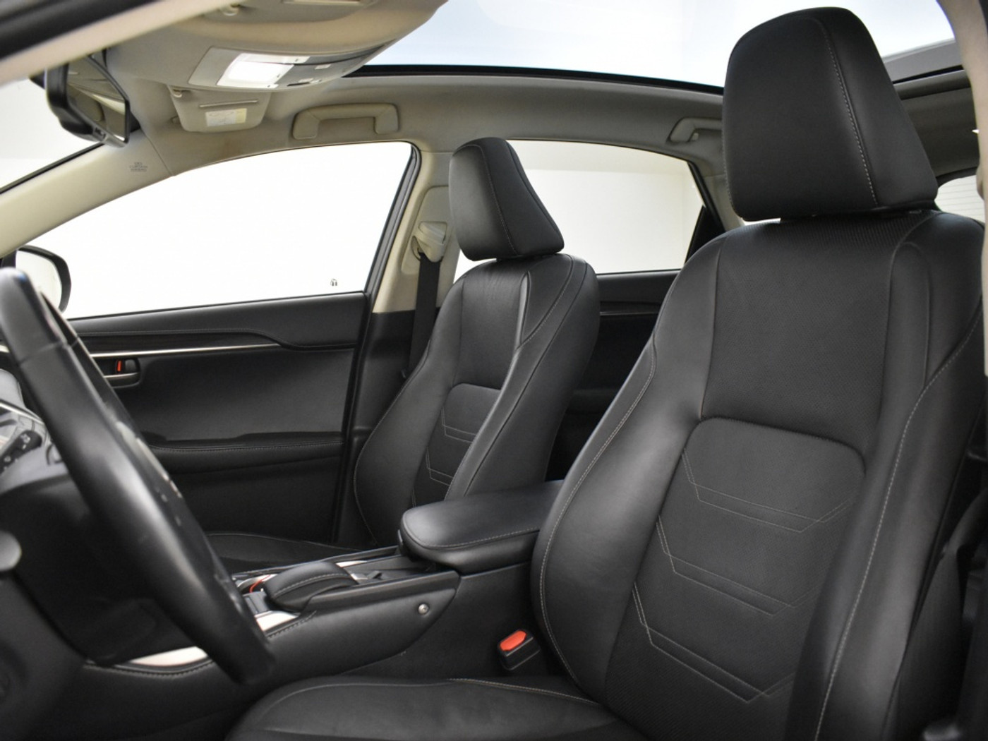 Foto van Lexus Lexus Nx300h