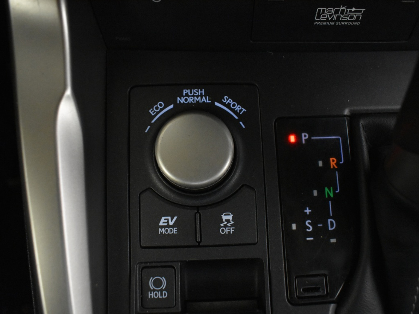 Foto van Lexus Lexus Nx300h