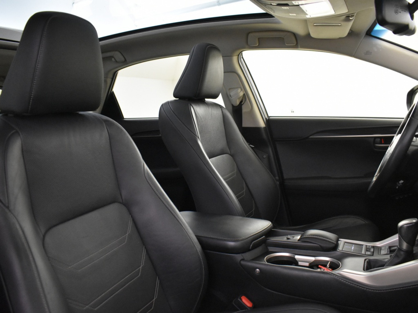 Foto van Lexus Lexus Nx300h