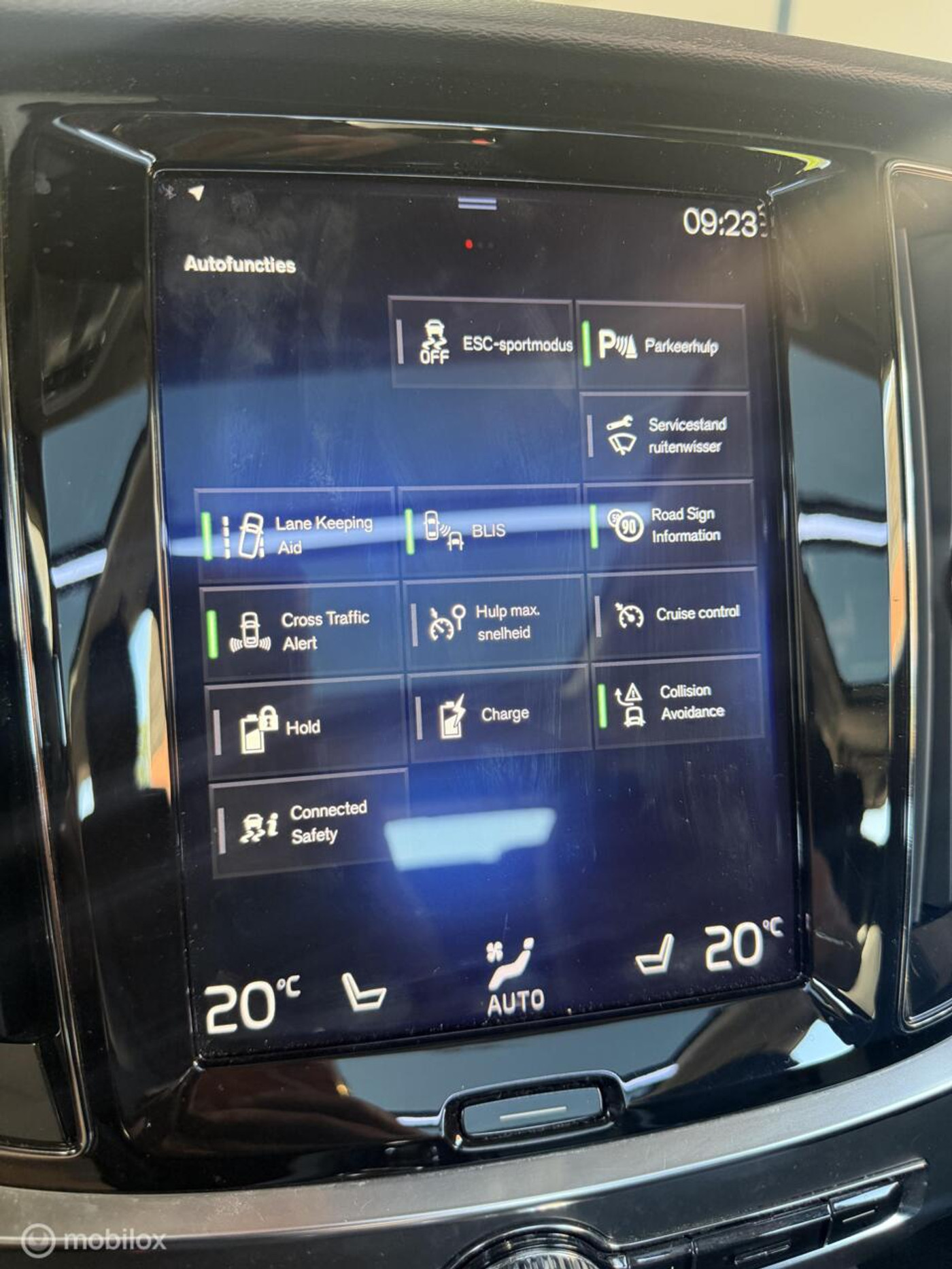 Foto van Volvo V60 T8 Twin Engine