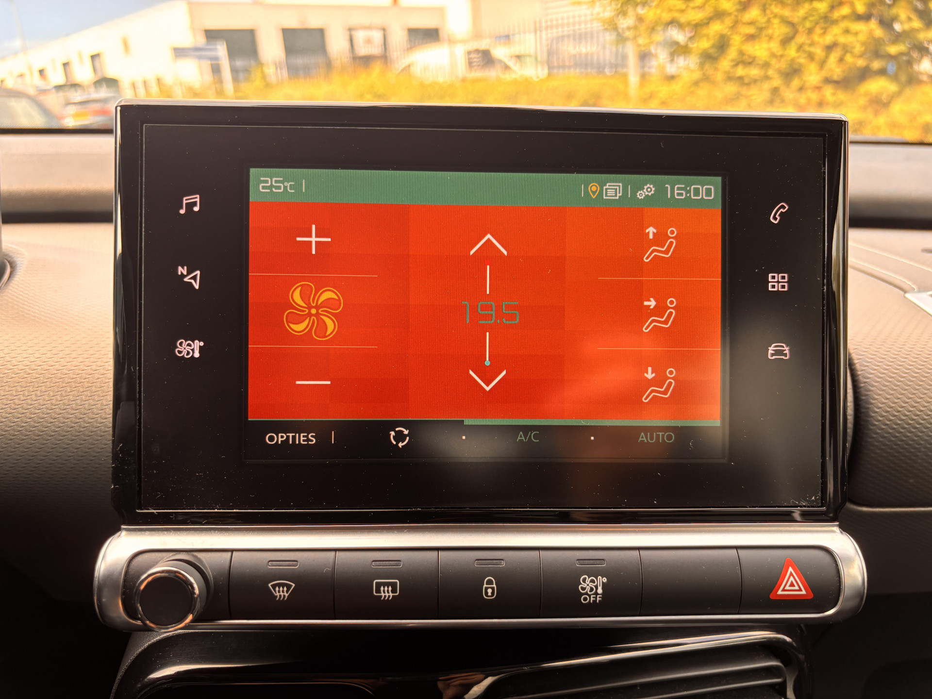Foto van Citroen C4 Cactus