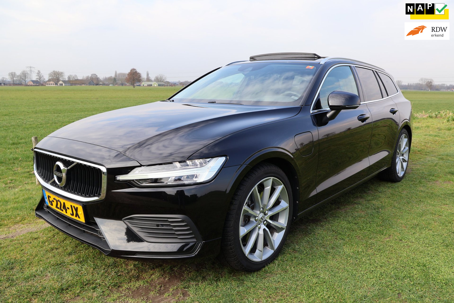 Volvo V60 T8 Twin Engine 2.0 T8 Twin Engine AWD|Polestar Engineered(405PK)|PANO|Trekhaak|NL-Auto-NAP! 2019 - voorkant