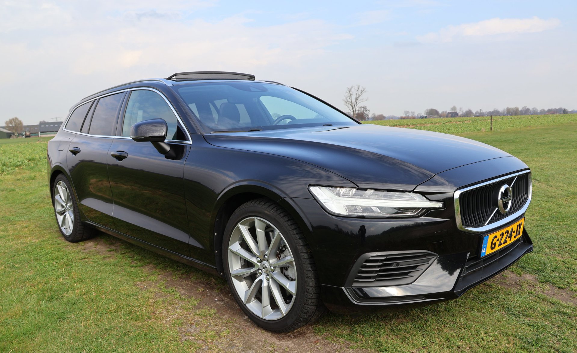 Foto van Volvo V60 T8 Twin Engine