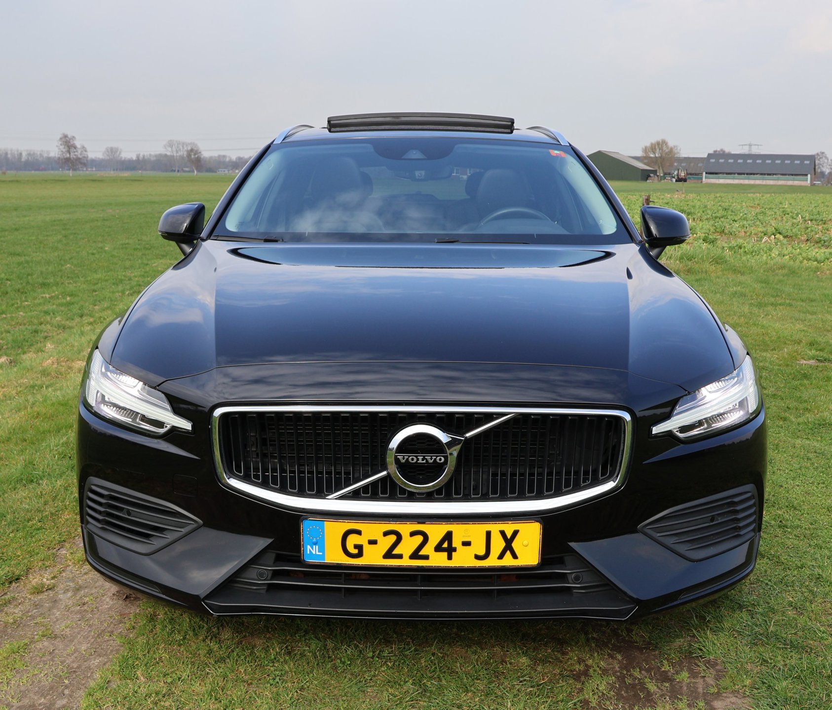 Foto van Volvo V60 T8 Twin Engine