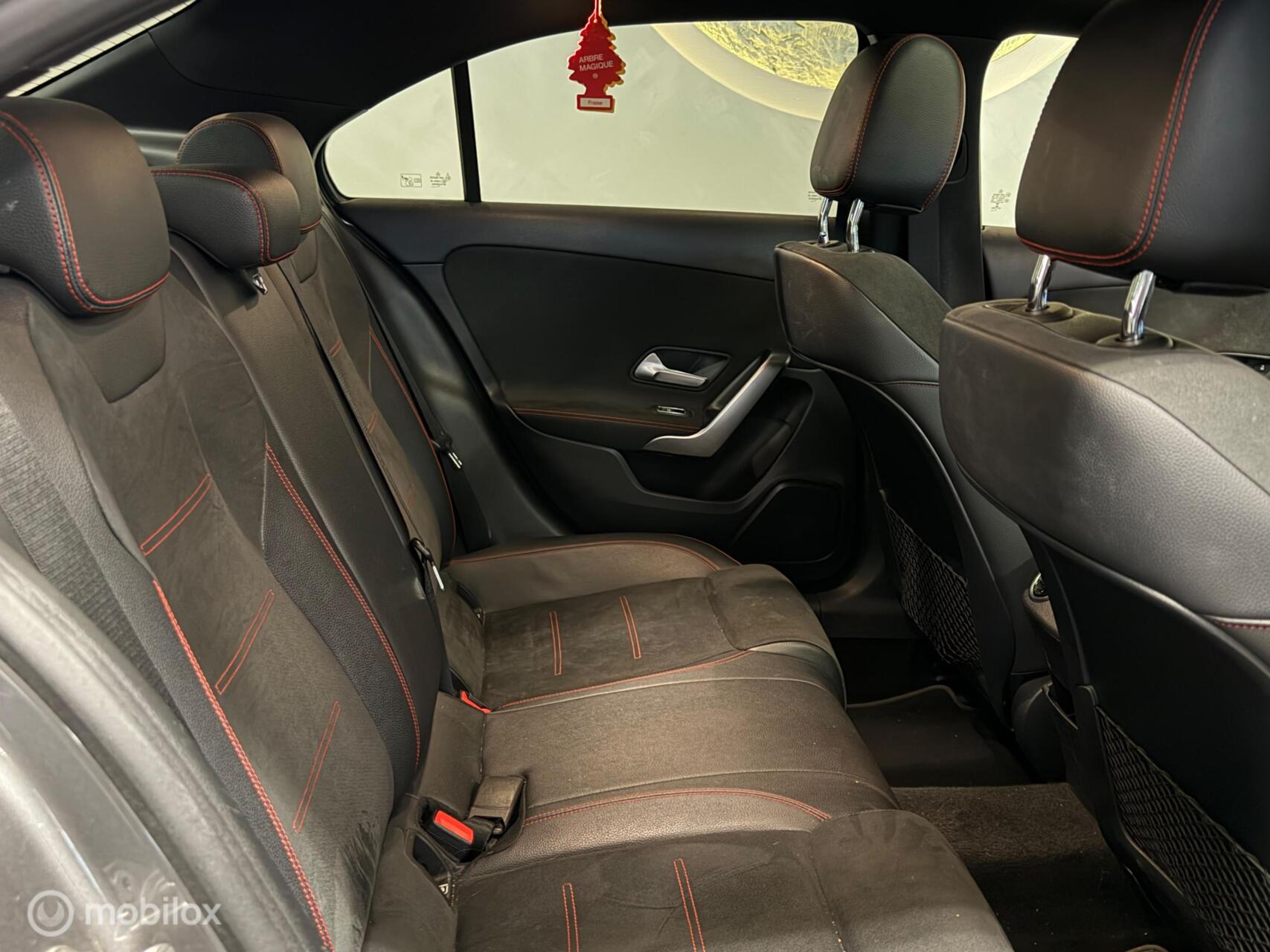 Foto van Mercedes-Benz A 180