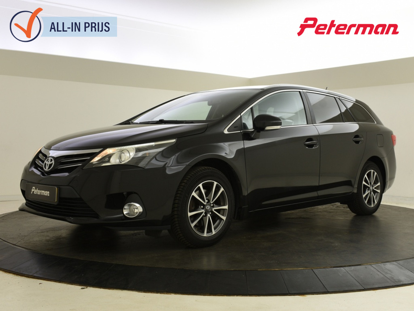 Toyota Toyota Avensis 1.8 VVTi Dynamic | Stoelverwarming | Trekhaak | PDC 2014 - voorkant