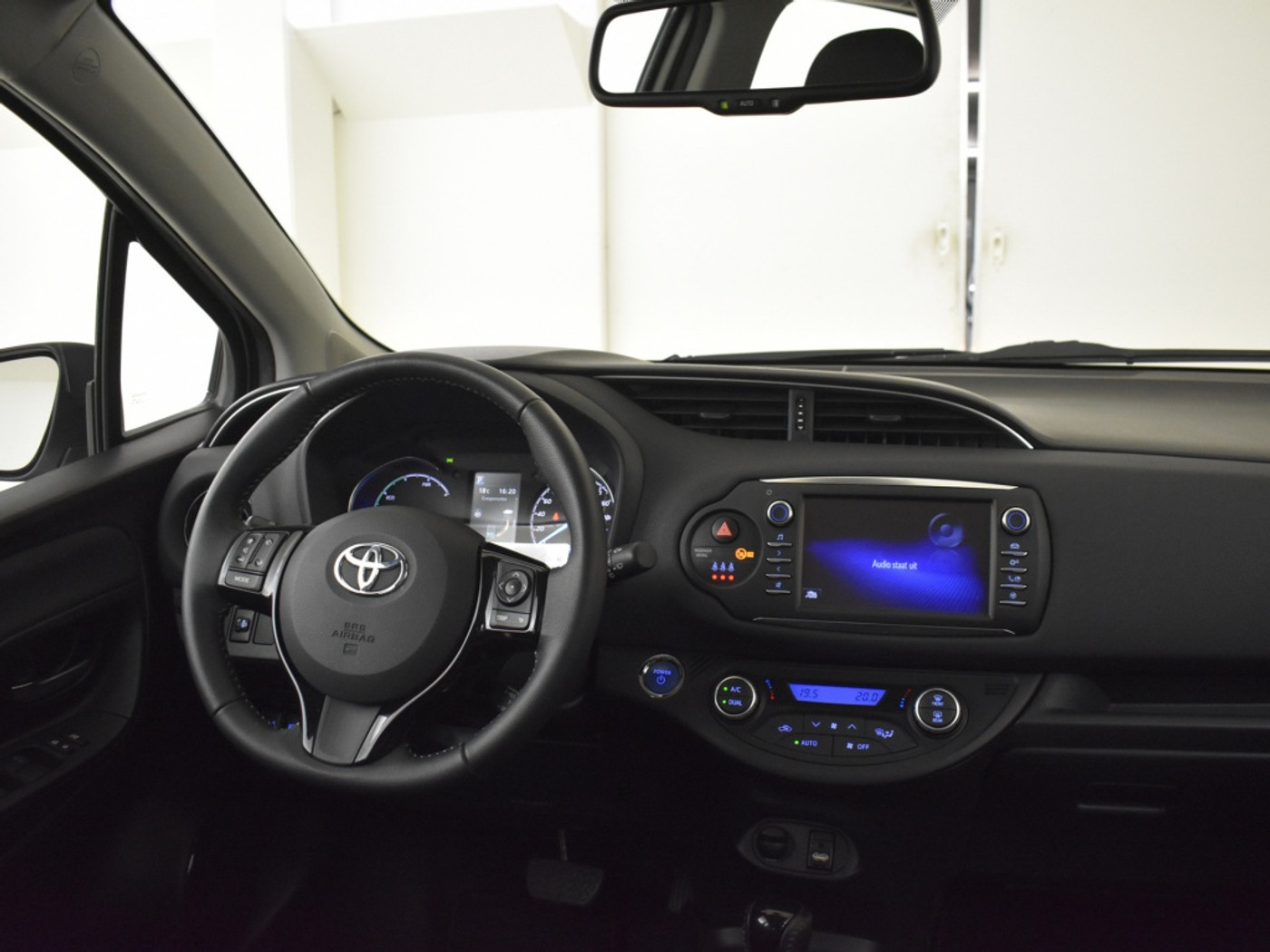 Foto van Toyota Toyota Yaris Hybrid