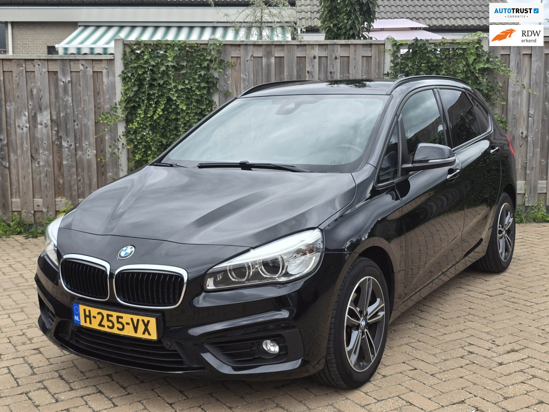 BMW 218i Active Tourer 218i Executive 2017 - voorkant