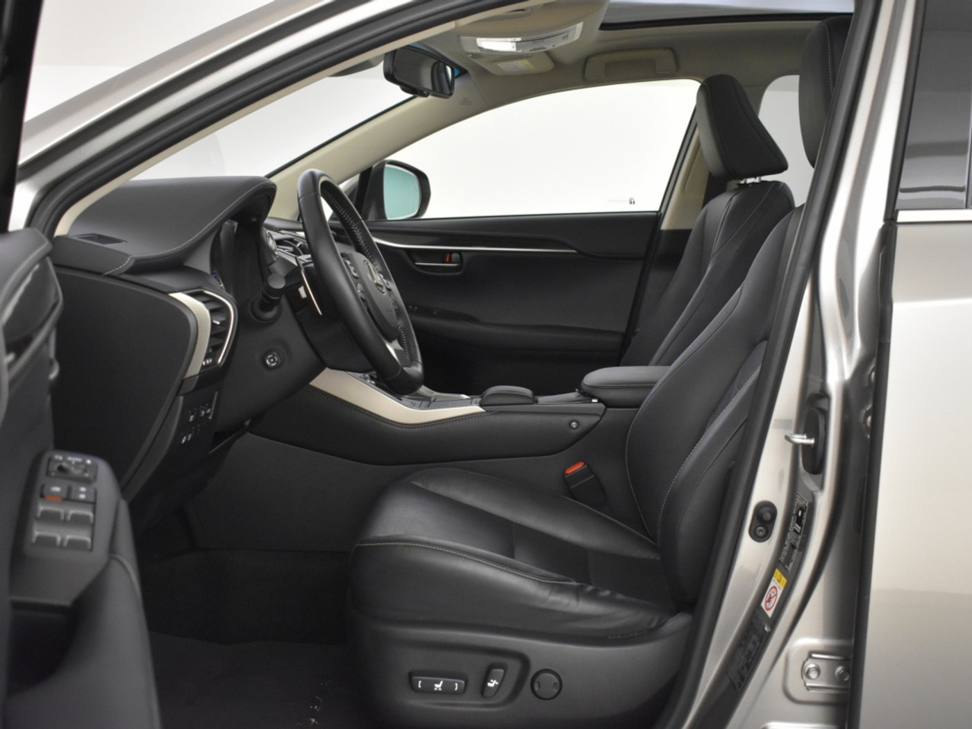 Foto van Lexus Lexus Nx300h