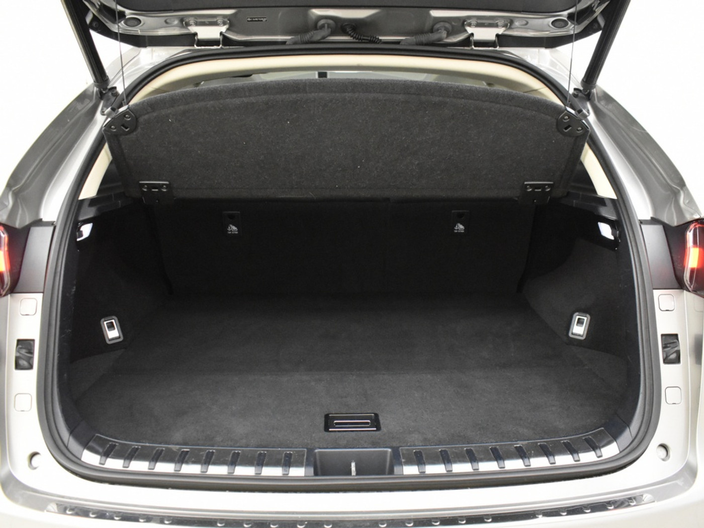 Foto van Lexus Lexus Nx300h
