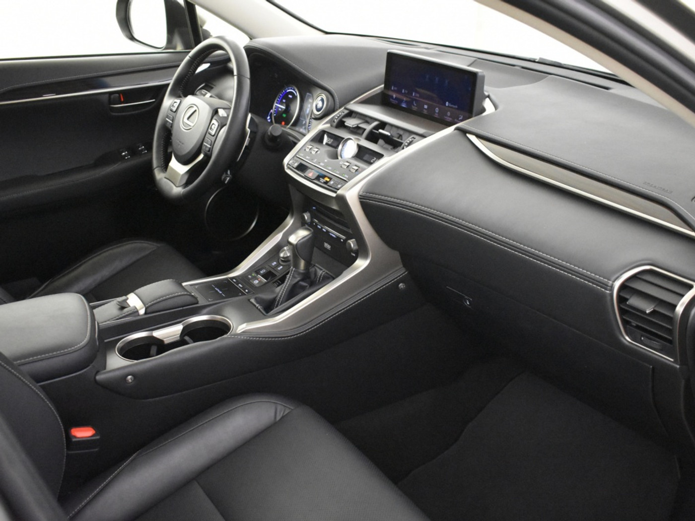 Foto van Lexus Lexus Nx300h