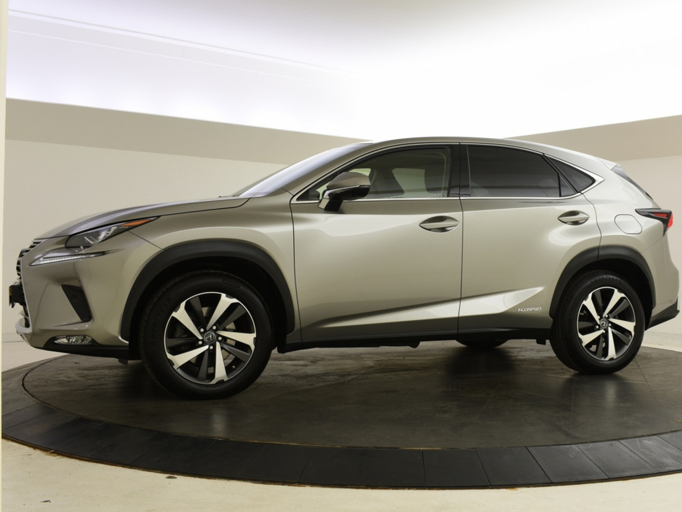 Foto van Lexus Lexus Nx300h