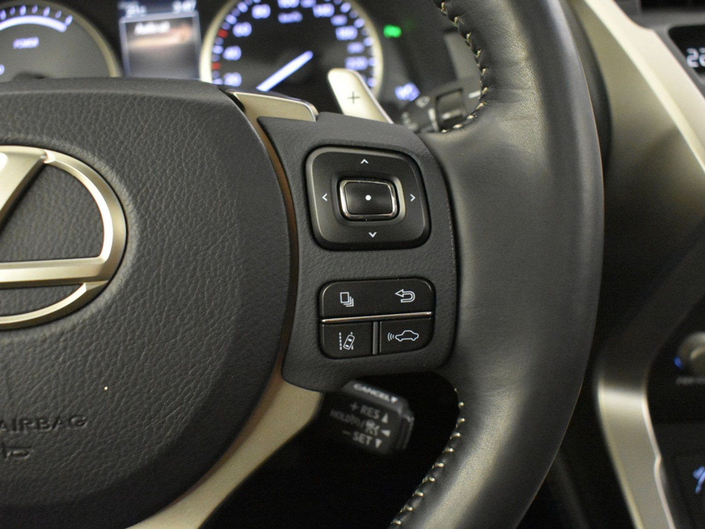 Foto van Lexus Lexus Nx300h