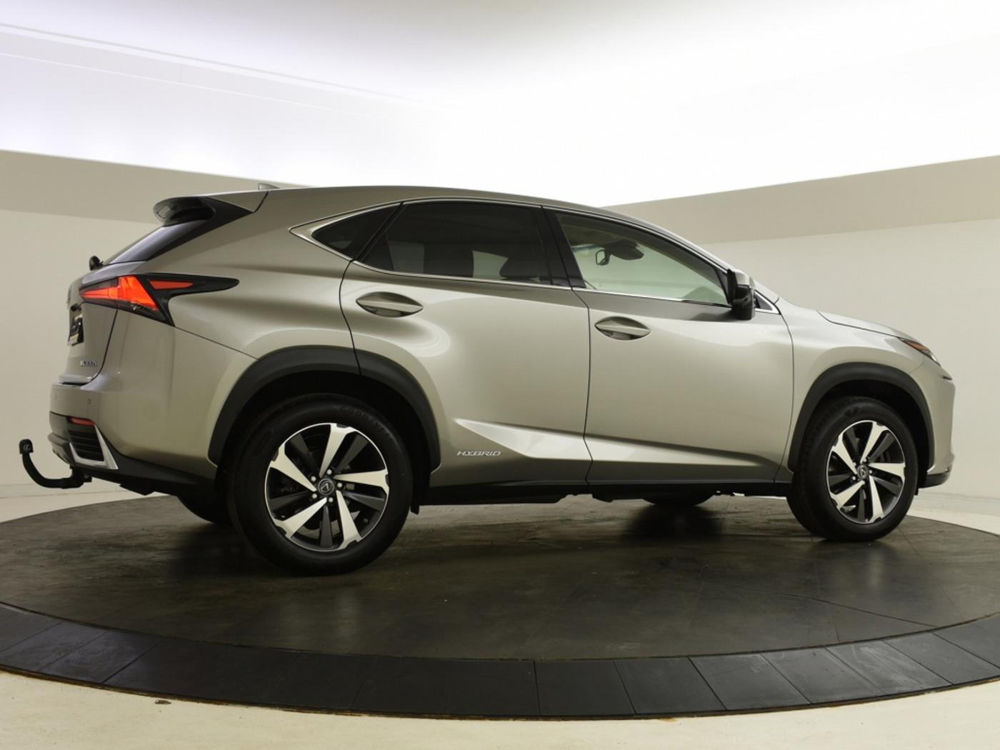 Foto van Lexus Lexus Nx300h