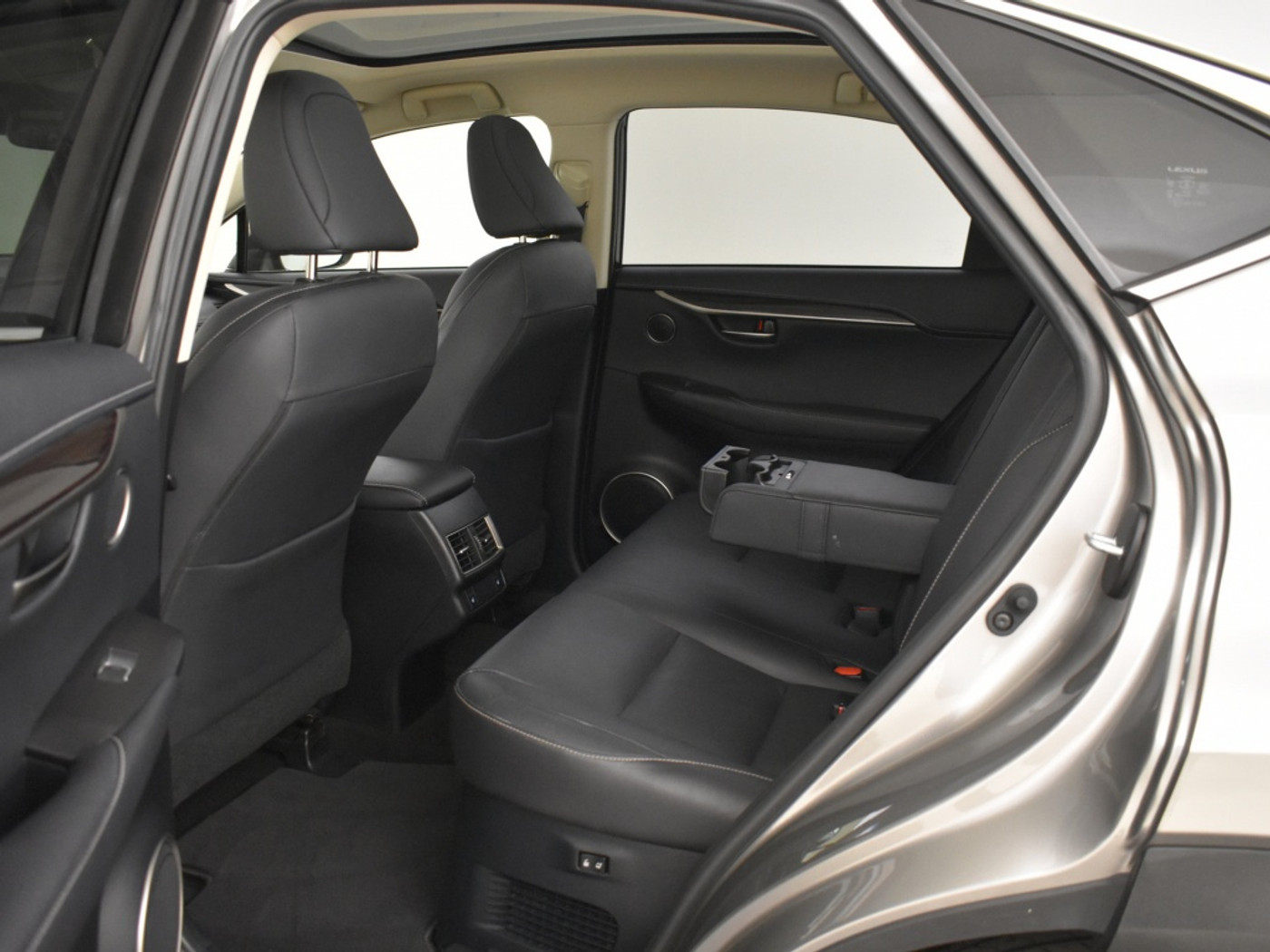 Foto van Lexus Lexus Nx300h