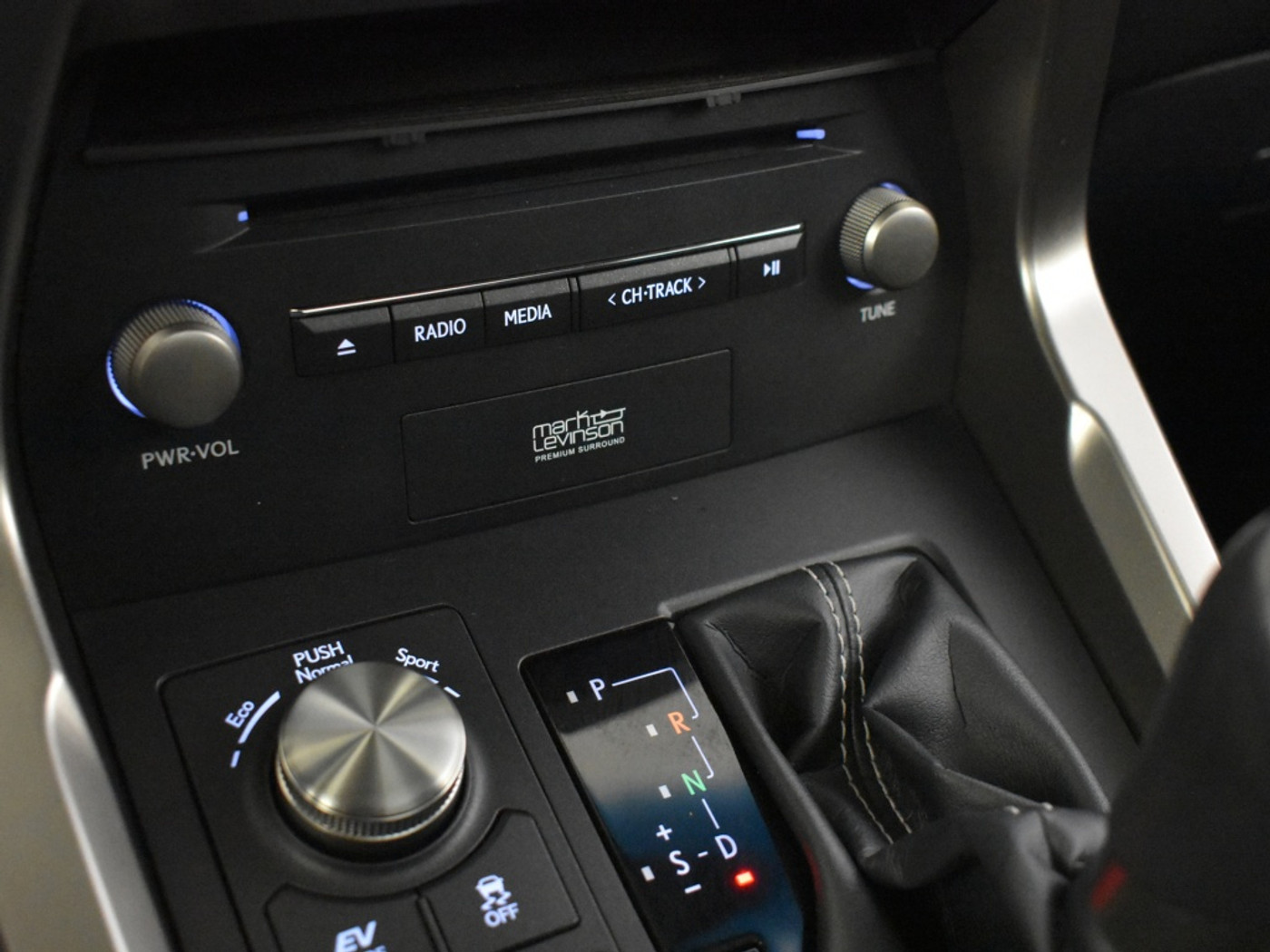 Foto van Lexus Lexus Nx300h