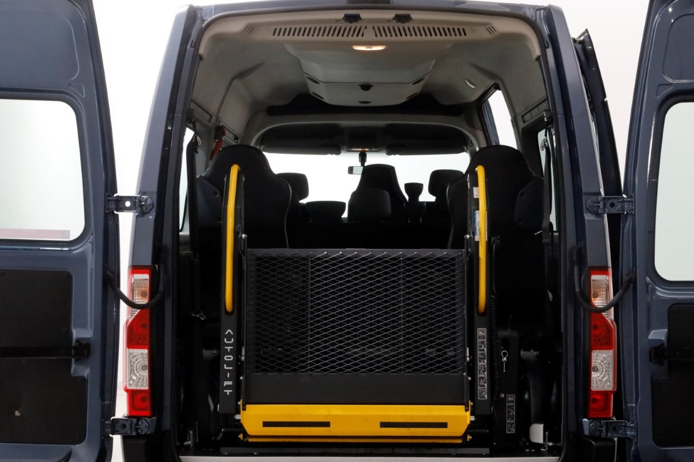 Foto van Opel Movano Combi