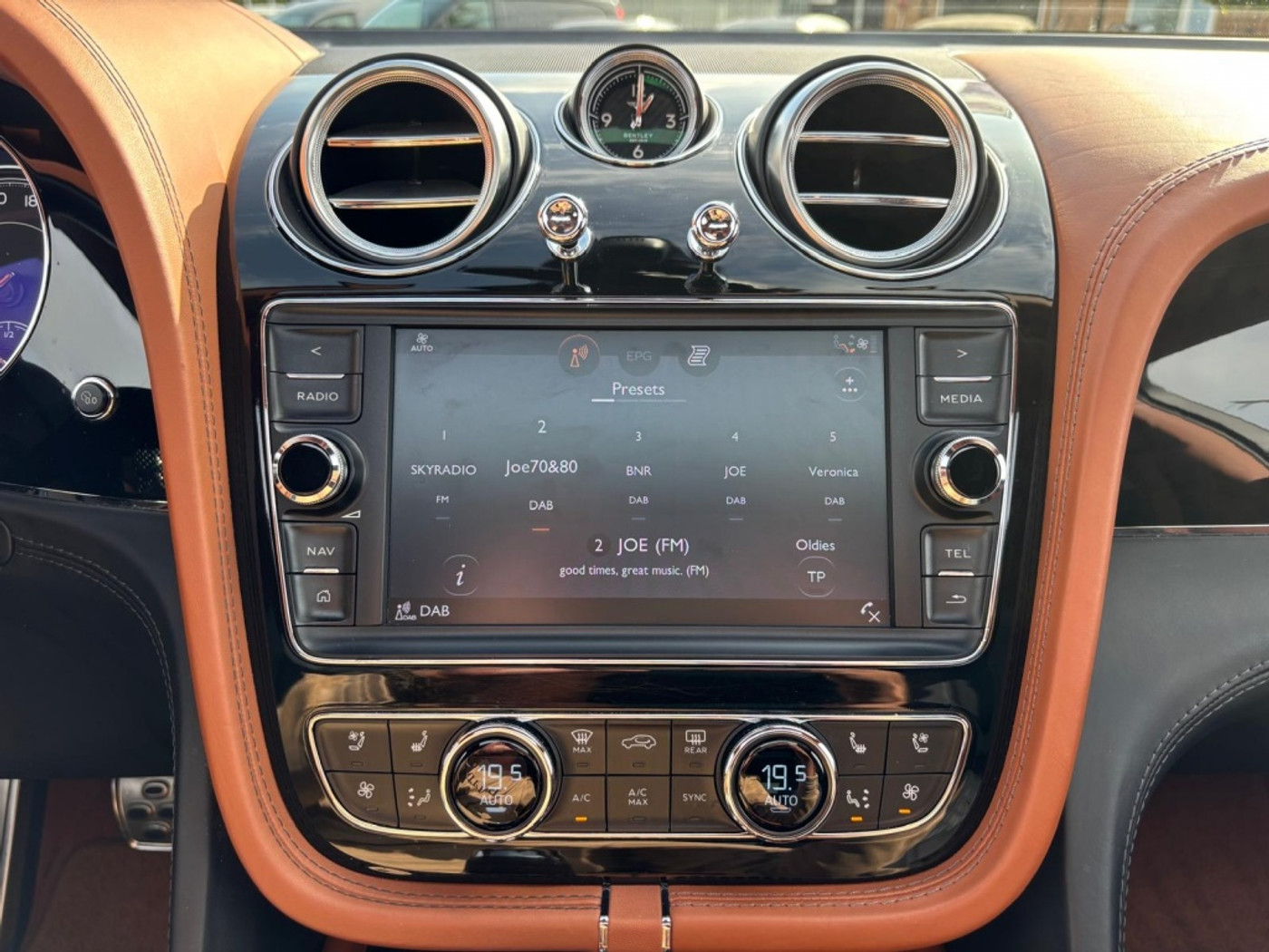 Foto van Bentley Bentayga W12