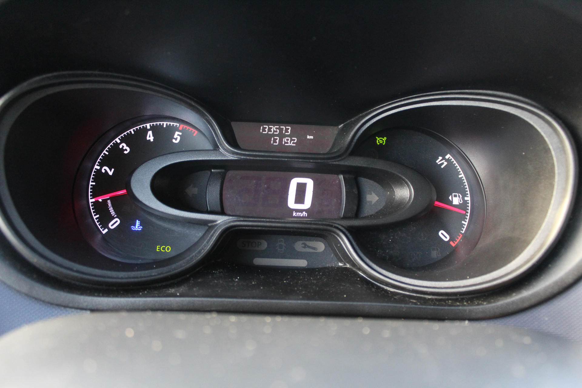 Foto van Opel Vivaro-b