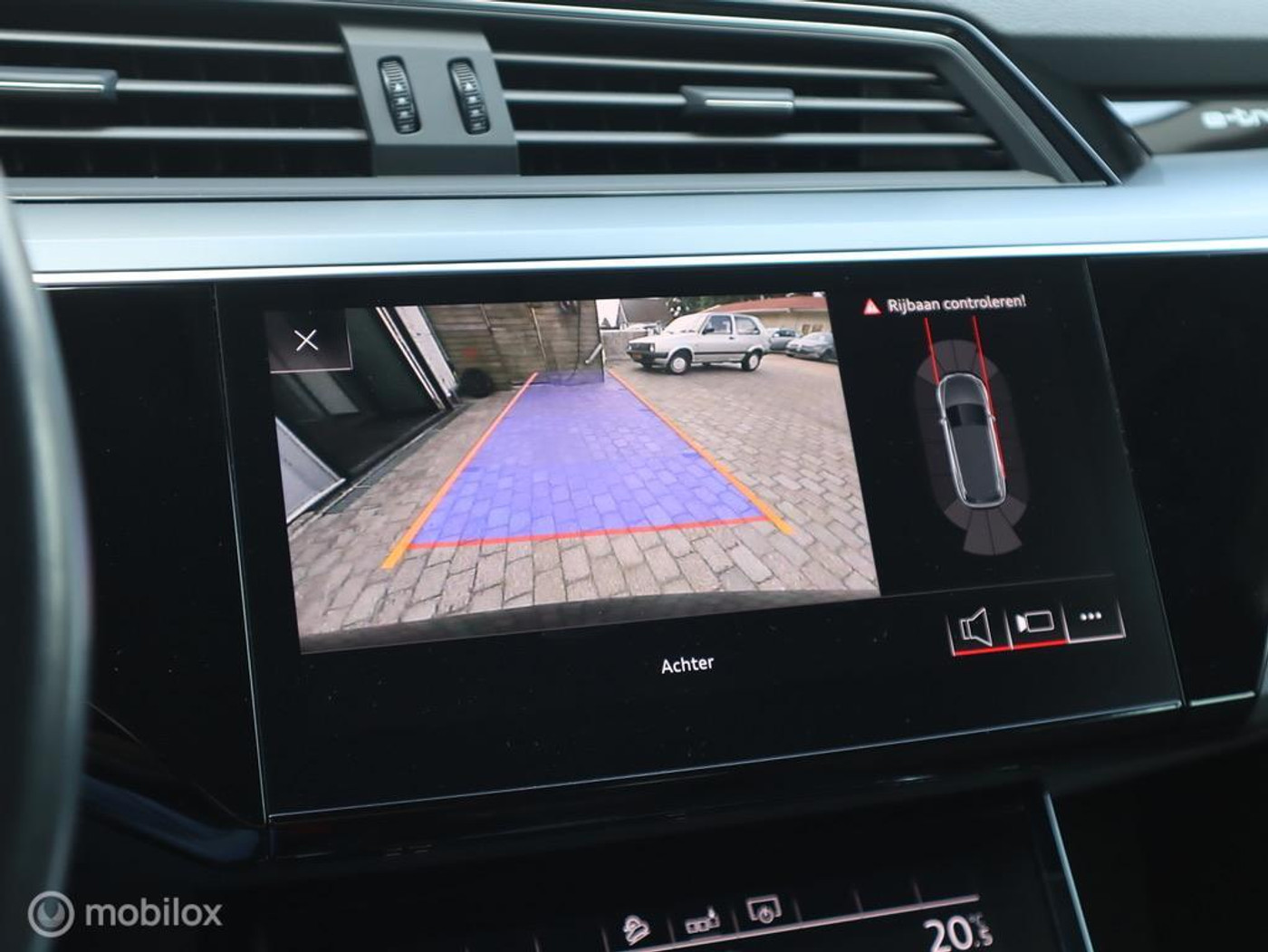 Foto van Audi E-tron 50