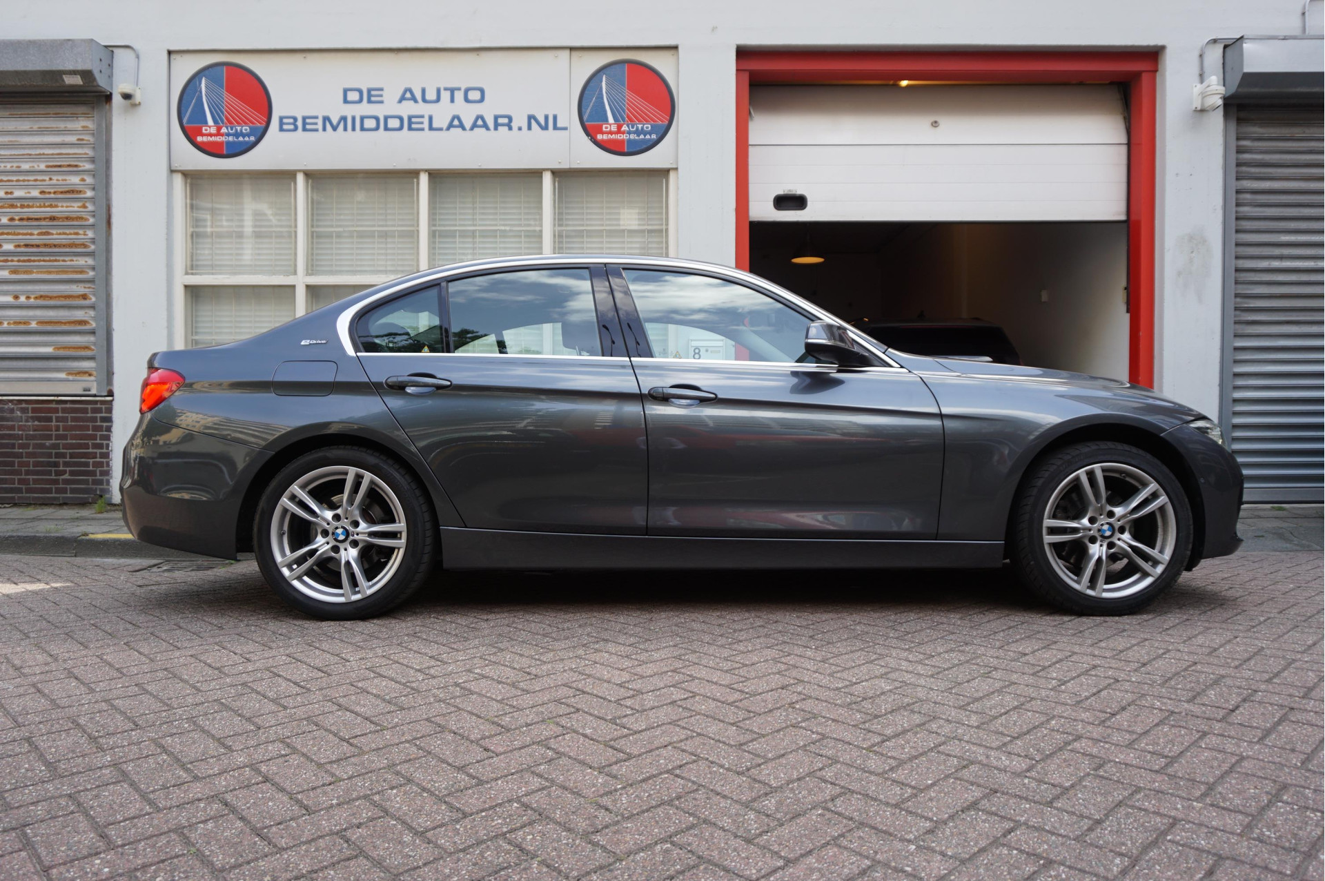 Foto van BMW 330e
