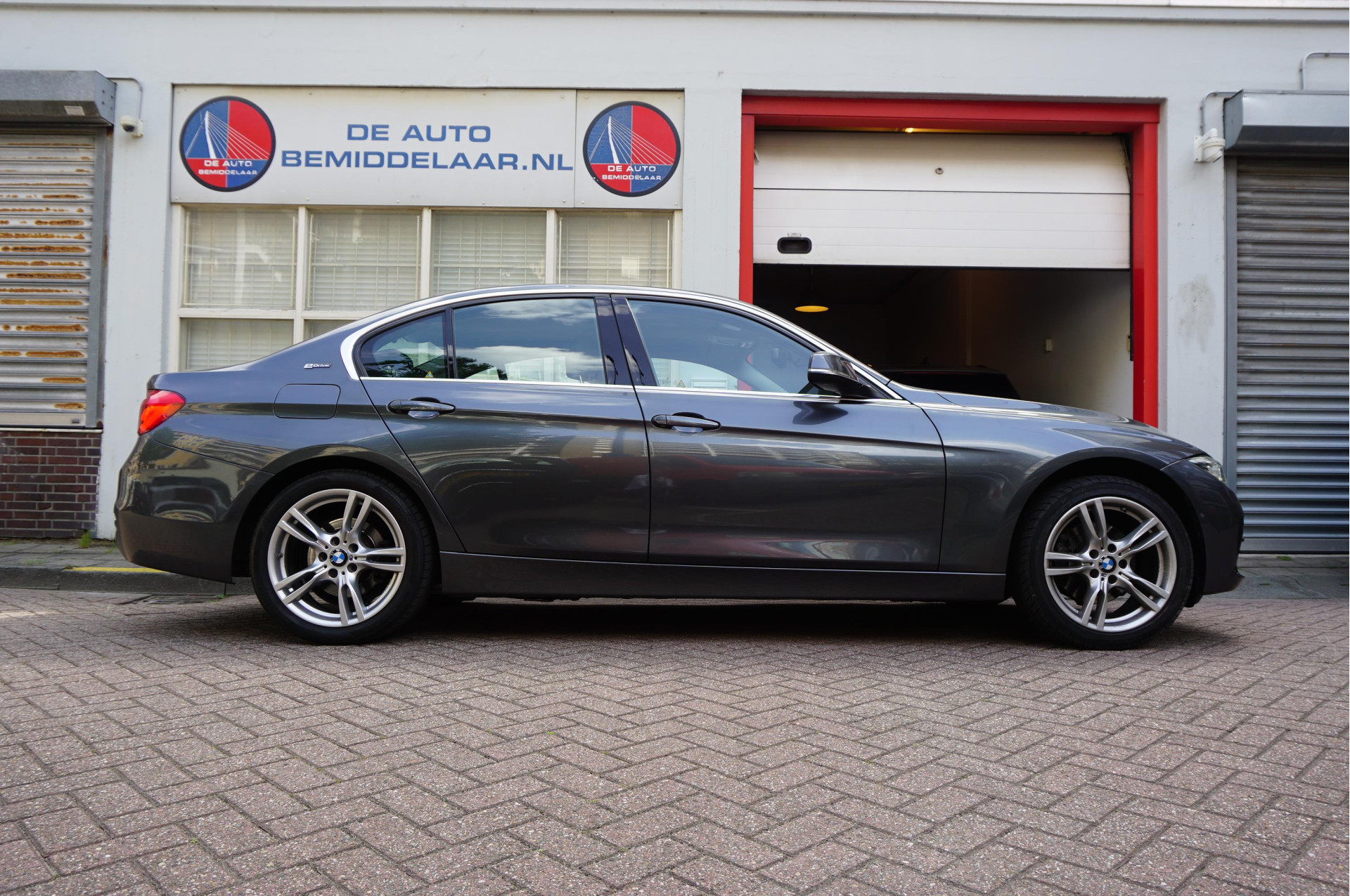 Foto van BMW 330e