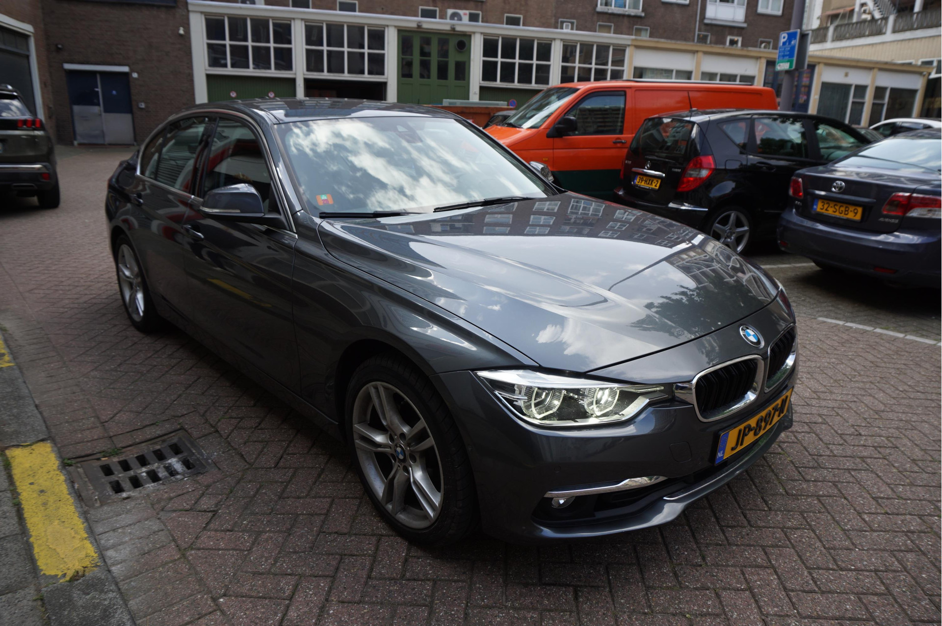 Foto van BMW 330e